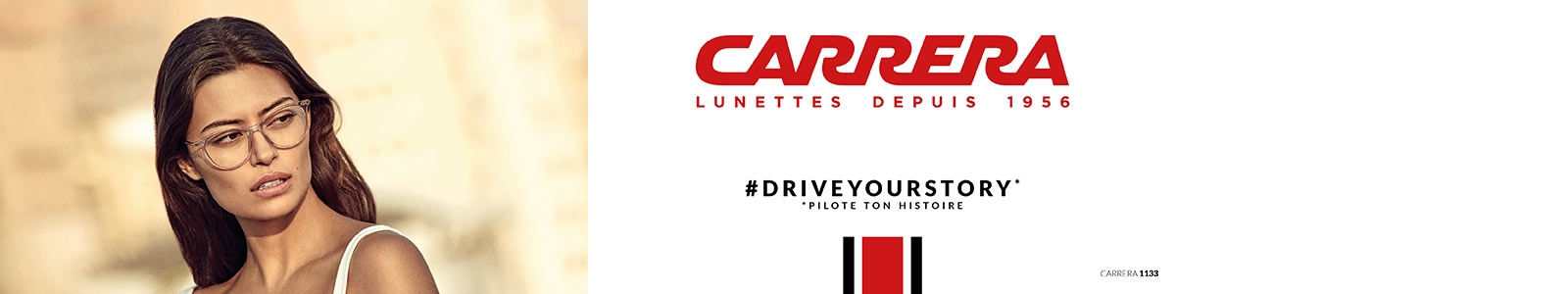 Femme portant des lunettes de vue de la marque Carrera