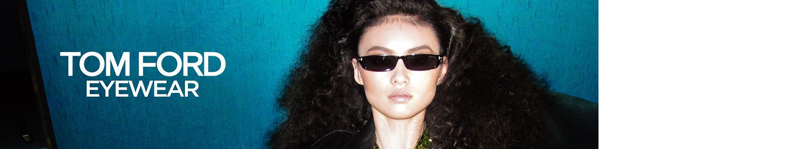 Photo d'une femme portant une lunettes de soleil Tom Ford