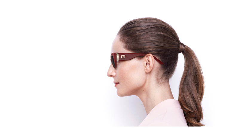LUNETTES DE SOLEIL femme GU7624 rouge - Vue de côté